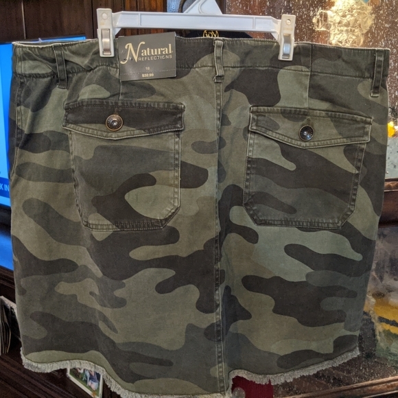 Camiflog skirt size 18 (#11) - Picture 2 of 8